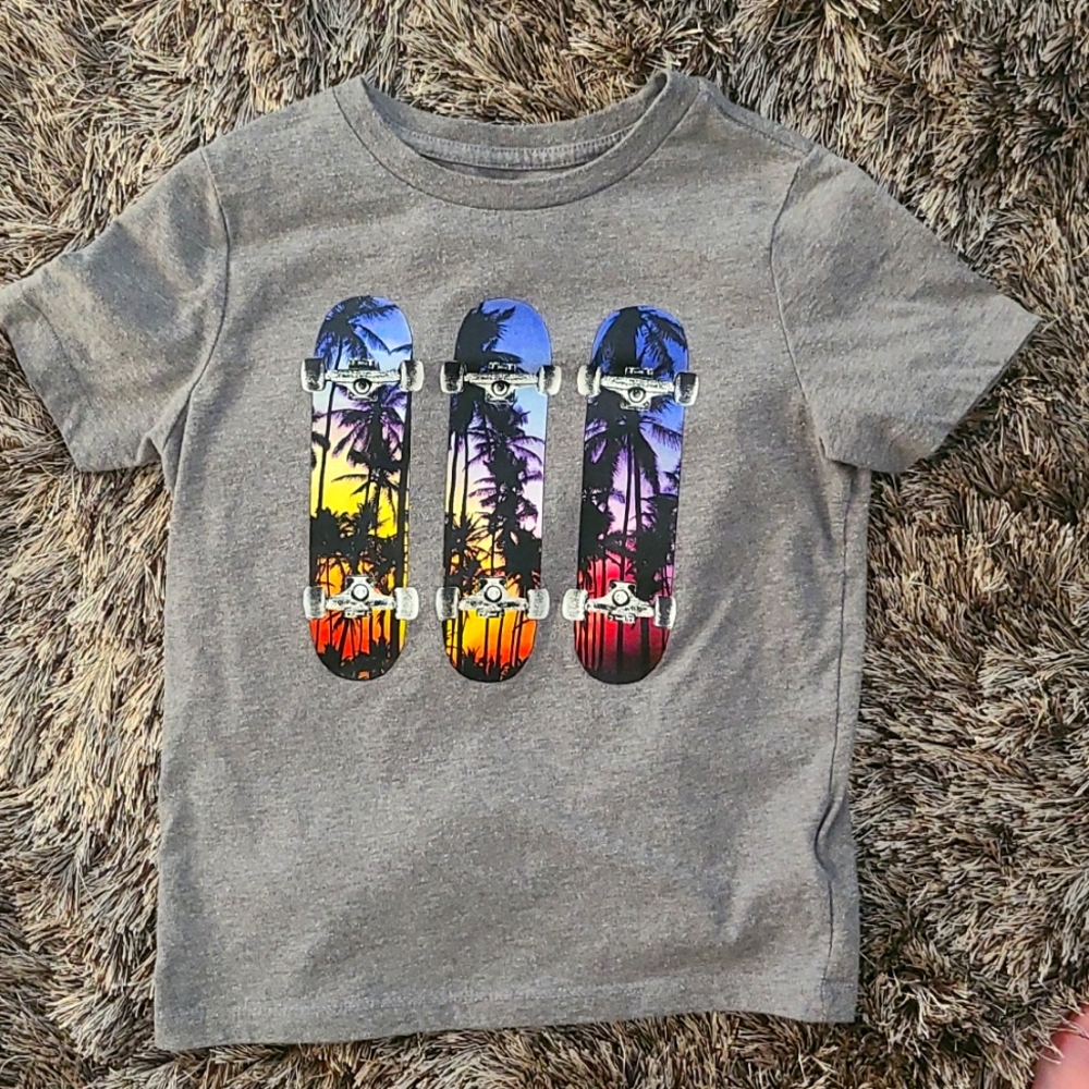 Old Navy Gray Skateboard T-Shirt Boys SZ S (6-7)